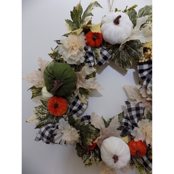NEW Fall Wreath With Velvet Fabric Pumpkins Buffalo Plaid Bows - Picture 5 of 5